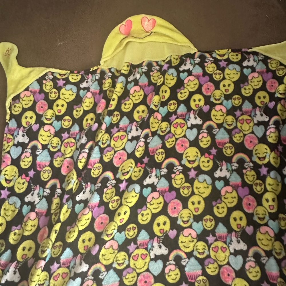 Emoji Print Kids Pajamas